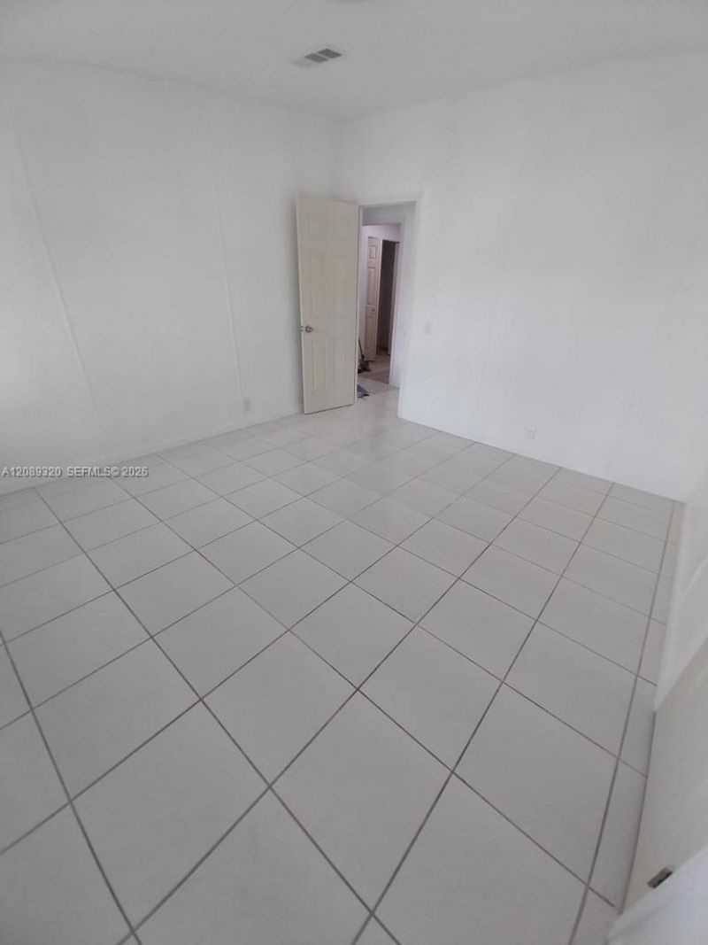 19800 SW 180th Ave, Unit 135, Miami, FL 33187 Photo