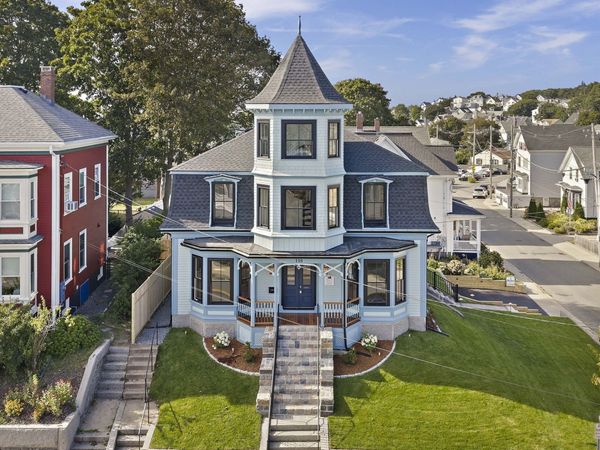 118 Prospect St, Gloucester, MA 01930