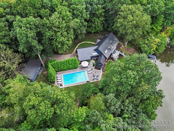6155 Oakmont Landing SE, Alto, MI 49302