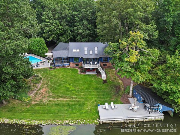 6155 Oakmont Landing SE, Alto, MI 49302