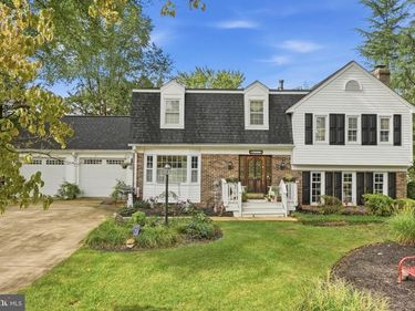 2210 LOCH LOMOND DRIVE, VIENNA, VA 22181