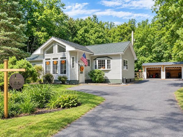 4 Fir Street, Londonderry, NH 03053