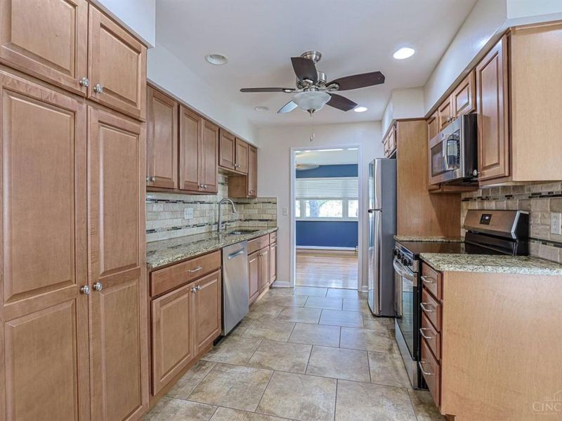 10819 Lemarie Drive, Sharonville, OH 45241 Photo 10