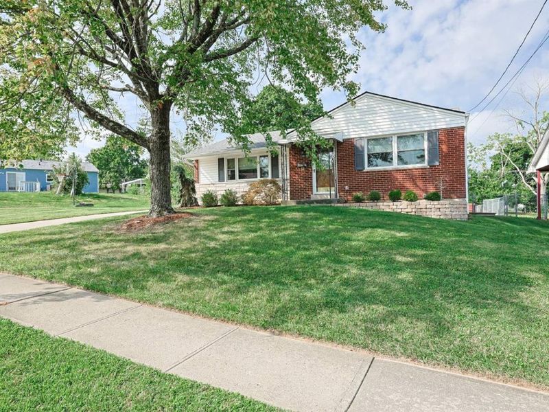 10819 Lemarie Drive, Sharonville, OH 45241 Photo 2