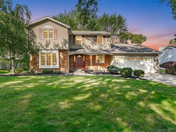 94 Garden Parkway, Grand Island, NY 14072