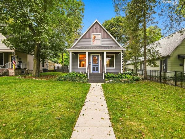 429 Monroe Street, Traverse City, MI 49684