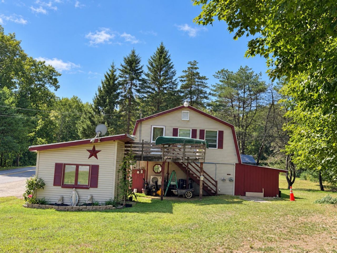 498 Hunts Meadow Road Whitefield, ME 04353