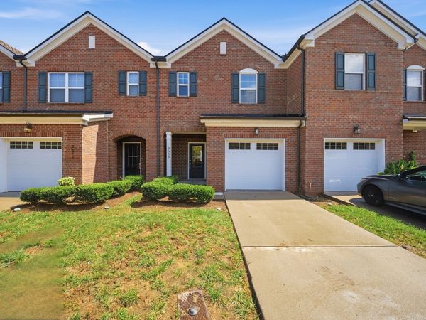 3050 Duvall Dr, Gallatin, TN 37066