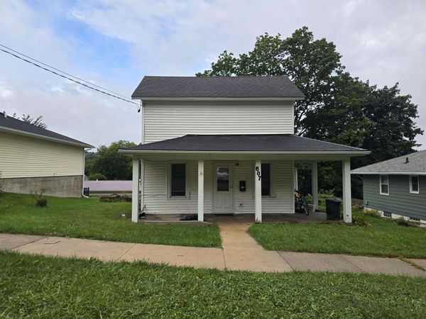 607 Day Street, Decorah, IA 52101