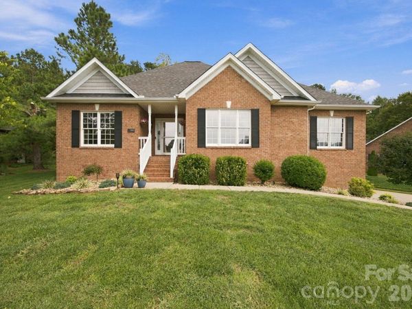 1463 Brookstone Drive, Hickory, NC 28602