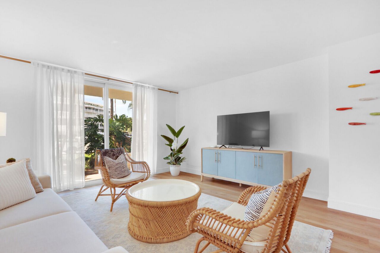 139 Sunrise Avenue, Unit 1090, Palm Beach, FL 33480 Photo