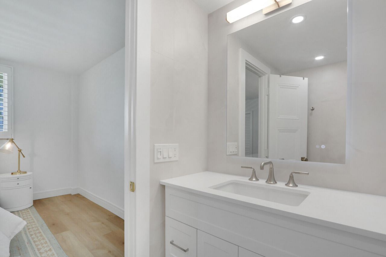 139 Sunrise Avenue, Unit 1090, Palm Beach, FL 33480 Photo