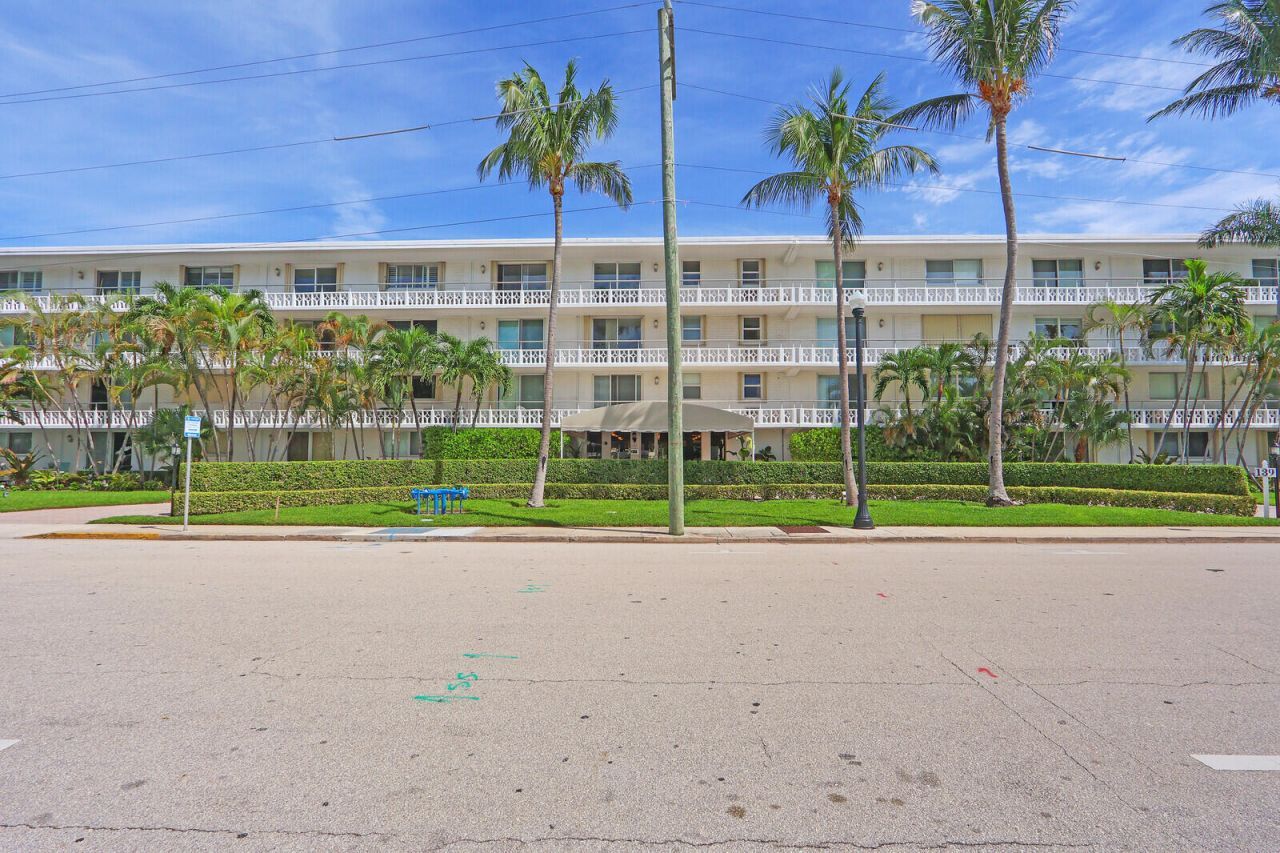139 Sunrise Avenue, Unit 1090, Palm Beach, FL 33480 Photo