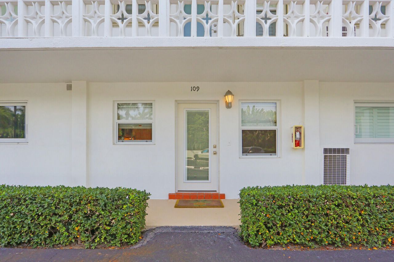 139 Sunrise Avenue, Unit 1090, Palm Beach, FL 33480 Photo