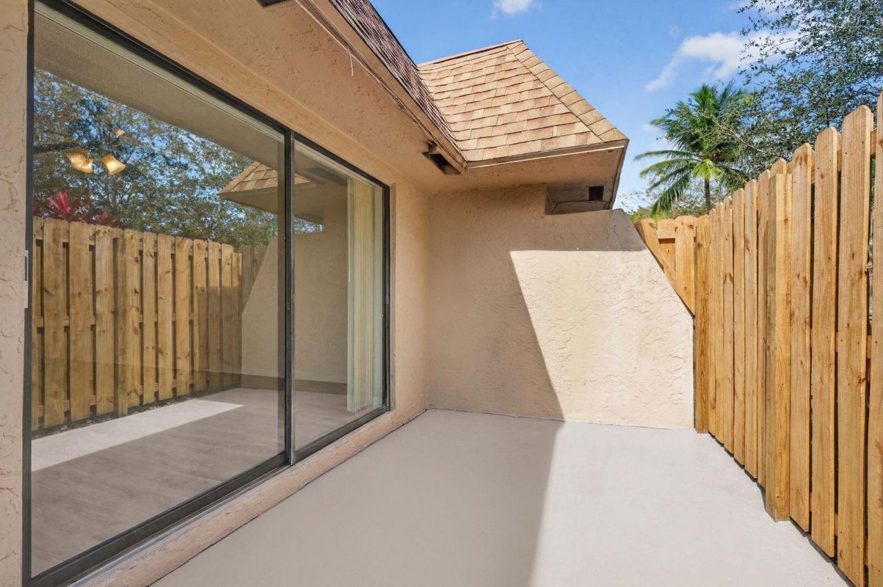 9401 NW 49th Place, Unit 29d, Sunrise, FL 33351 Photo