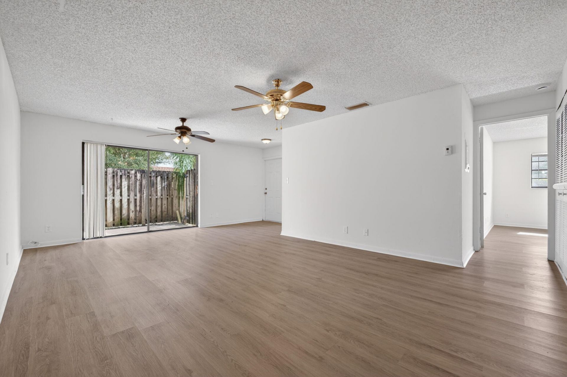 9401 NW 49th Place, Unit 29d, Sunrise, FL 33351 Photo