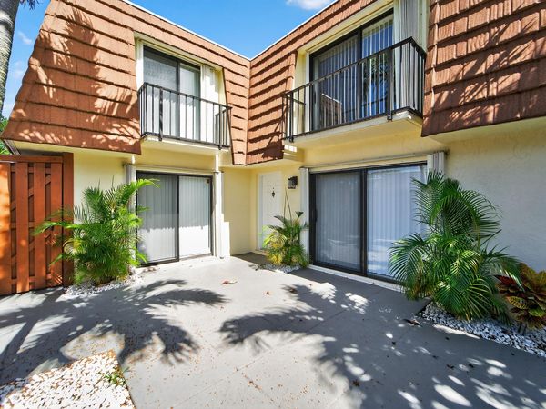 3900 SE COUNTY LINE Road, Unit 27D, Tequesta, FL 33469