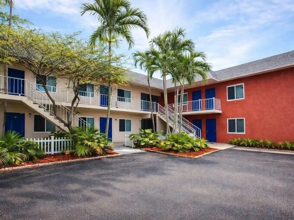 100 SW 10th Street, Unit 204, Fort Lauderdale, FL 33315