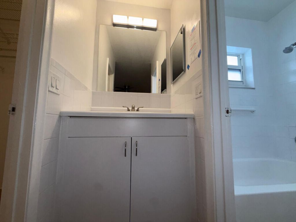 100 SW 10th Street, Unit 204, Fort Lauderdale, FL 33315 Photo