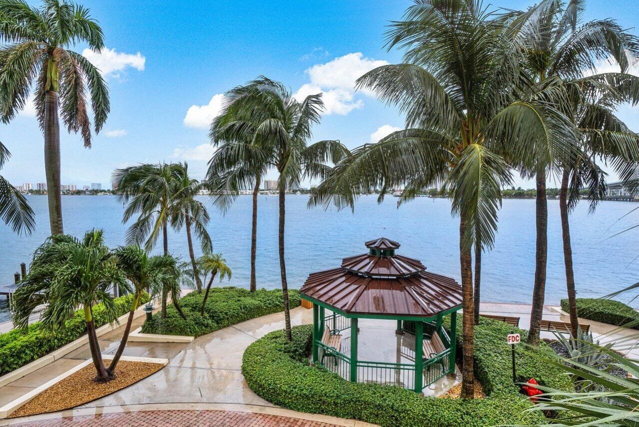 2640 Lake Shore Drive, Unit 1210, Riviera Beach, FL 33404 Photo