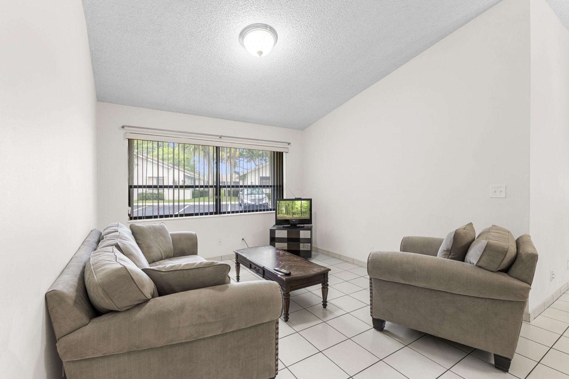 1001 NW 79th Avenue, Plantation, FL 33322 Photo