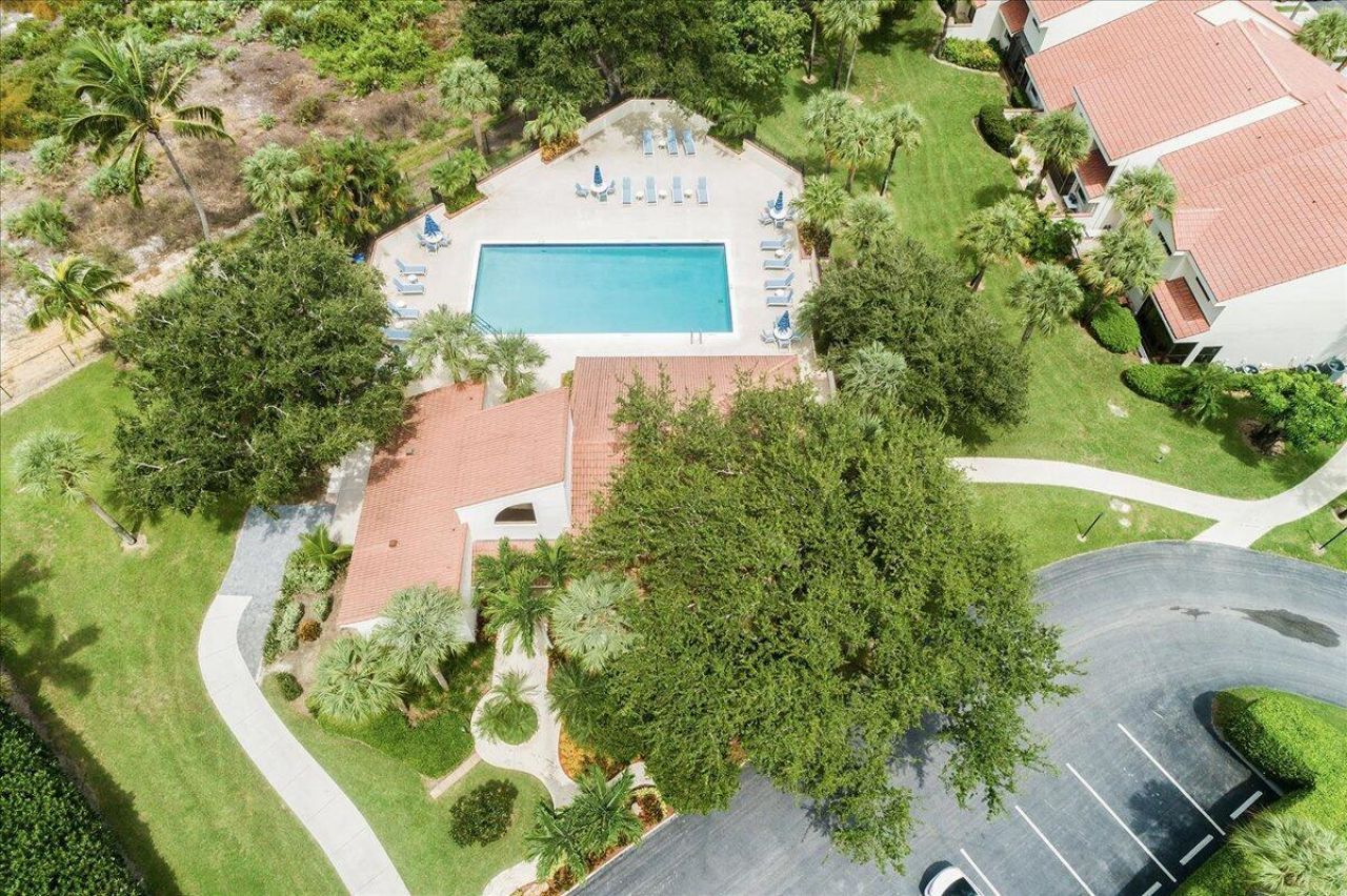 402 Sea Oats Drive, Unit F, Juno Beach, FL 33408 Photo