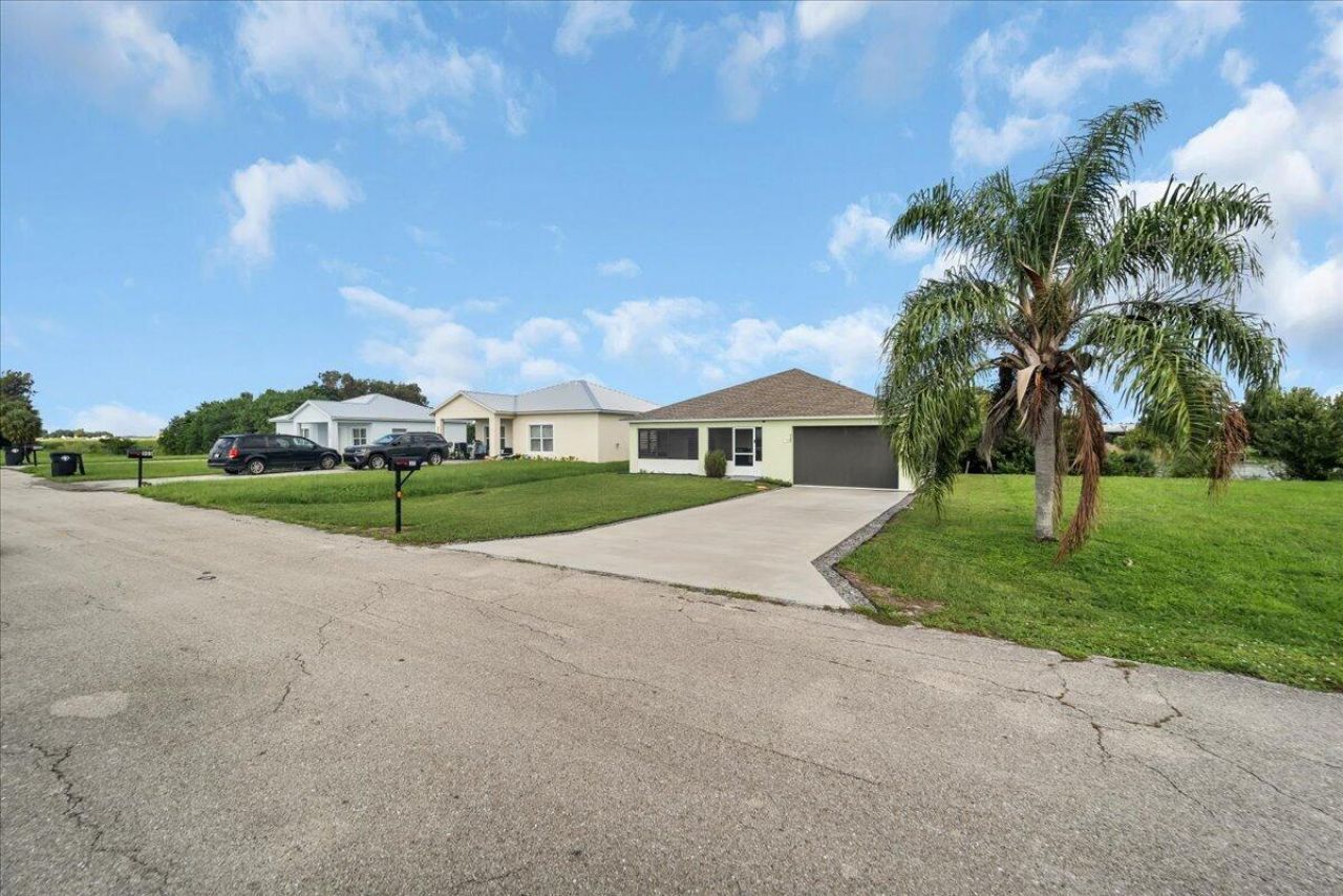 908 Riverside Drive Sw, Moore Haven, FL 33471 Photo