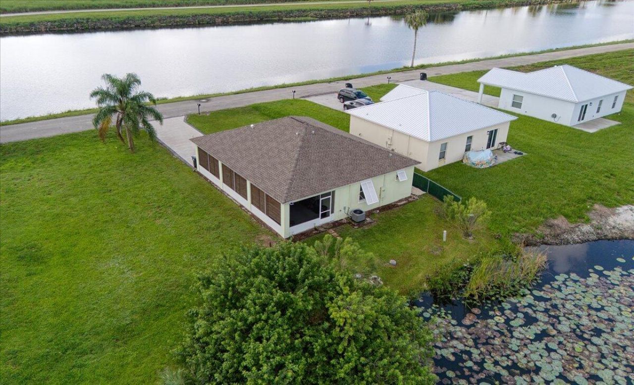 908 Riverside Drive Sw, Moore Haven, FL 33471 Photo