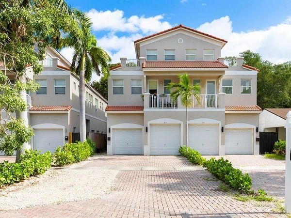 213 SW 11TH Street, Unit 213, Fort Lauderdale, FL 33315