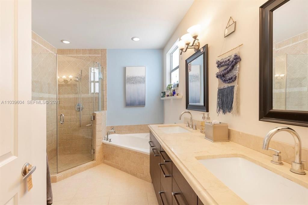 213 SW 11th Street, Unit 213, Fort Lauderdale, FL 33315 Photo