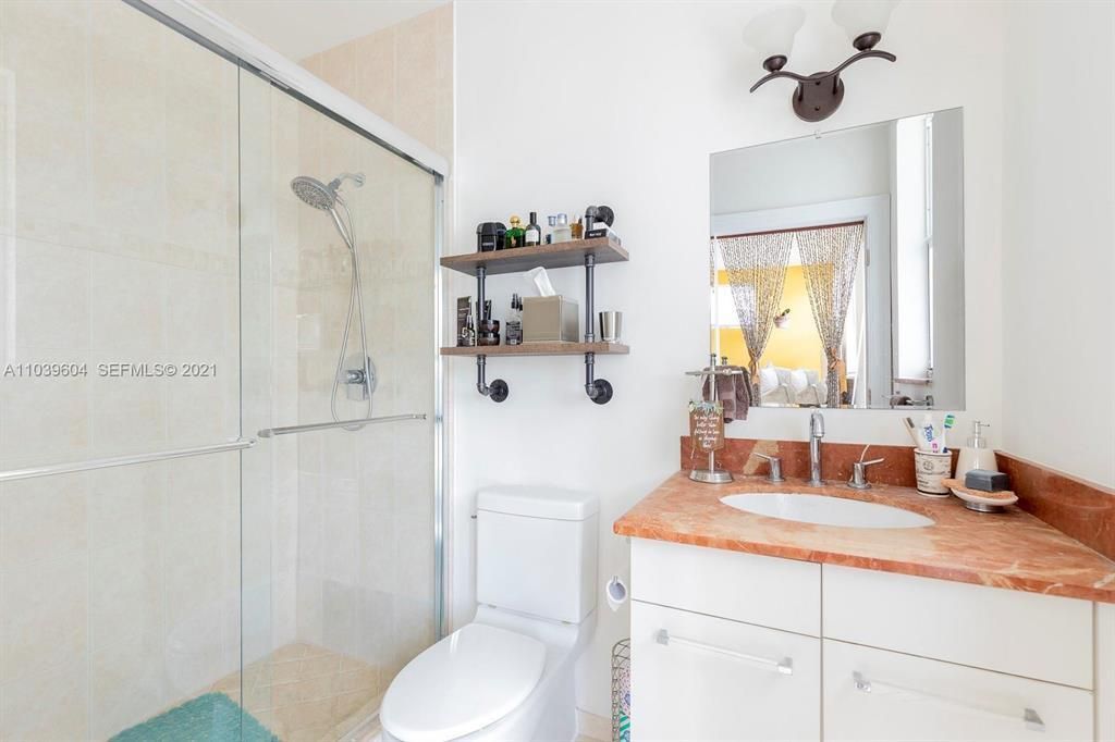 213 SW 11th Street, Unit 213, Fort Lauderdale, FL 33315 Photo