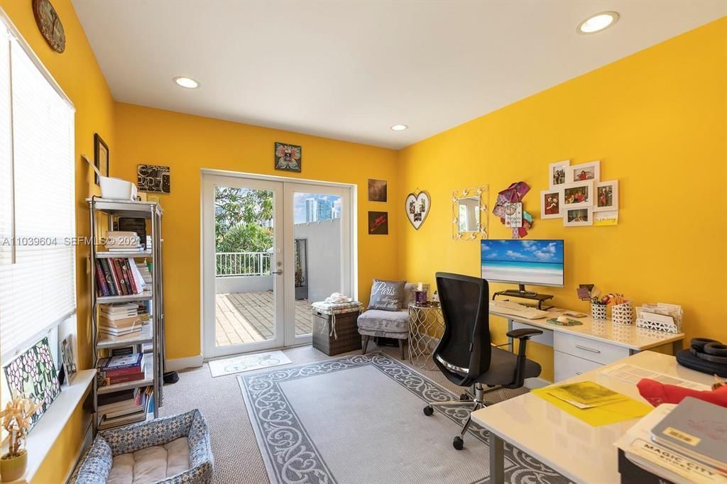 213 SW 11th Street, Unit 213, Fort Lauderdale, FL 33315 Photo
