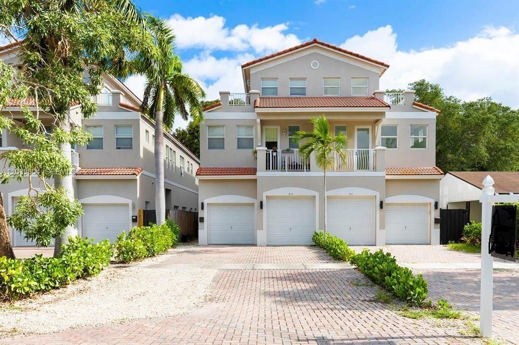 213 SW 11th Street, Unit 213, Fort Lauderdale, FL 33315 Photo
