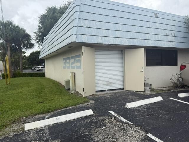 3925 Investment Lane, Unit 32, West Palm Beach, FL 33422 Photo