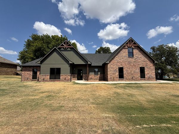 33 Wilderness Road N, Calera, OK 74730