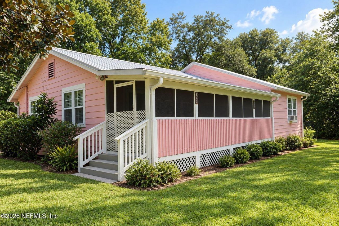 8231 Swan Lake Road, Melrose, FL 32666 Main Photo