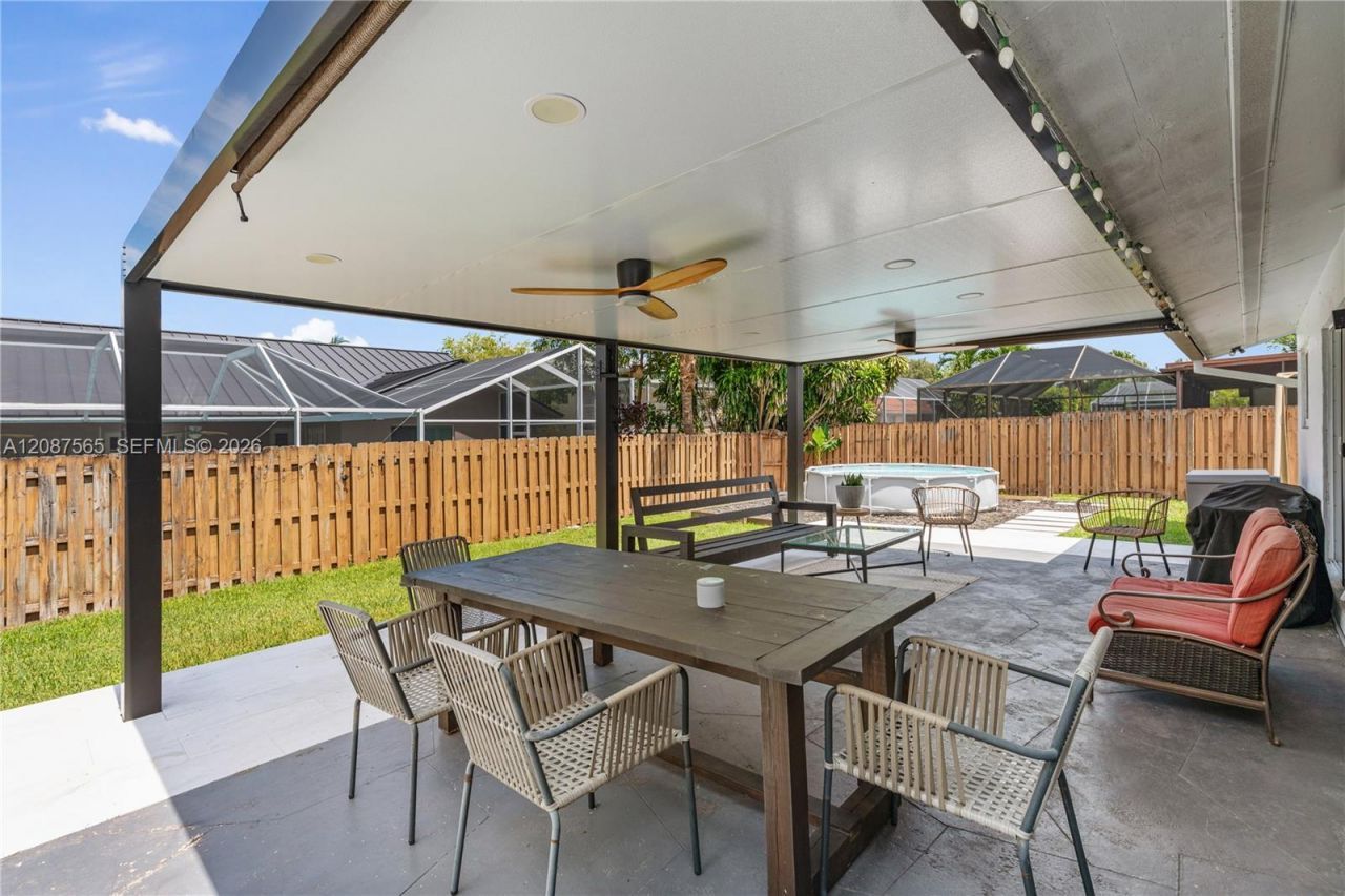8005 SW 198th Ter, Cutler Bay, FL 33189 Photo