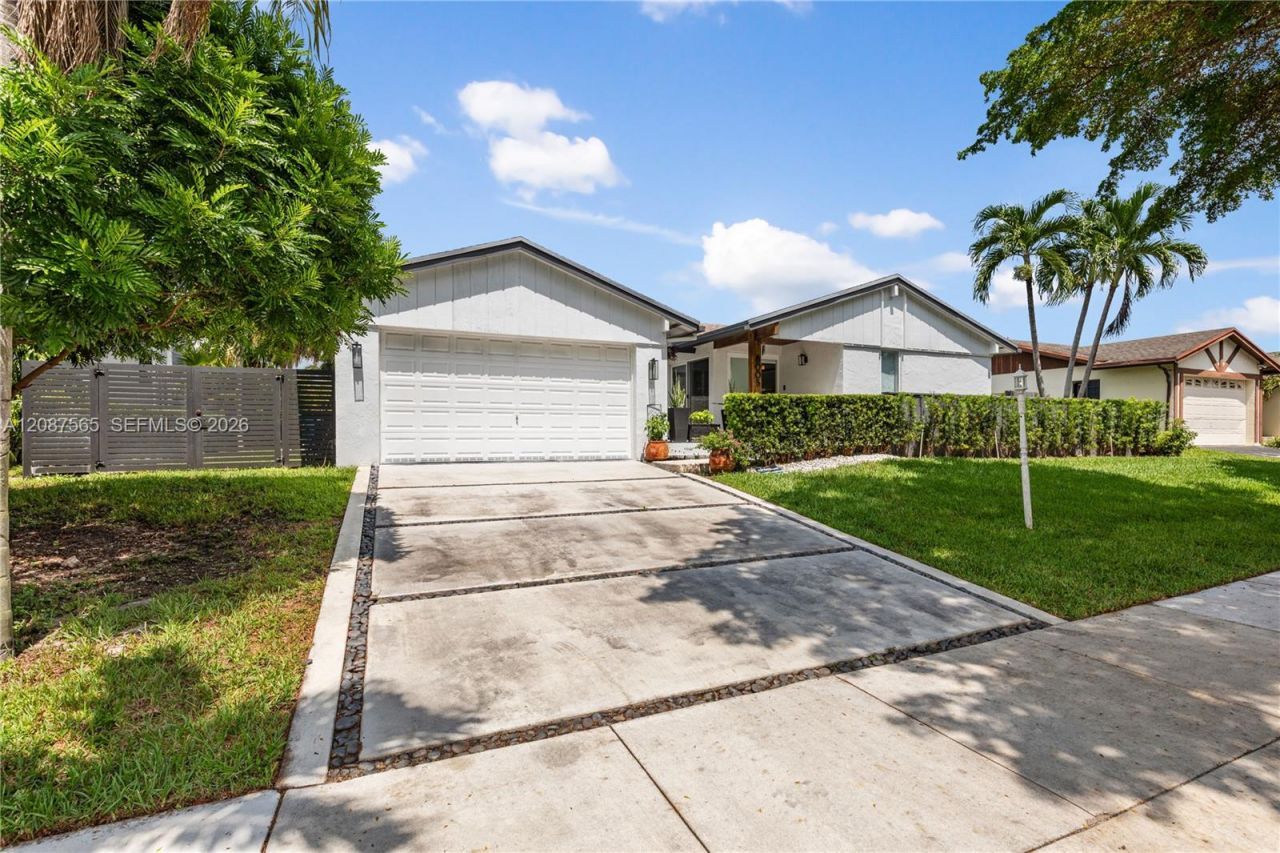 8005 SW 198th Ter, Cutler Bay, FL 33189 Photo