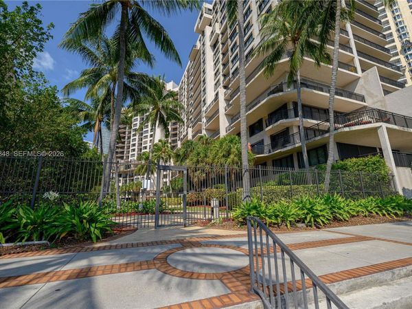540 Brickell Key Dr, Unit 600, Miami, FL 33131