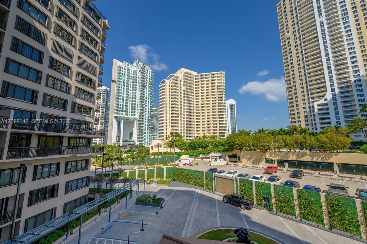 540 Brickell Key Dr, Unit 600, Miami, FL 33131 Photo