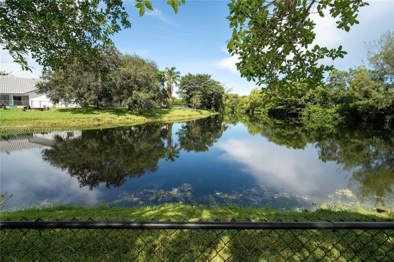 8434 NW 57th Dr, Coral Springs, FL 33067 Photo