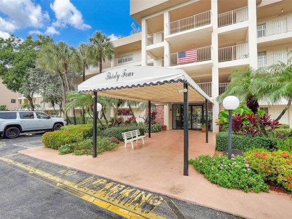 3051 S Palm Aire Dr, Unit 308, Pompano Beach, FL 33069