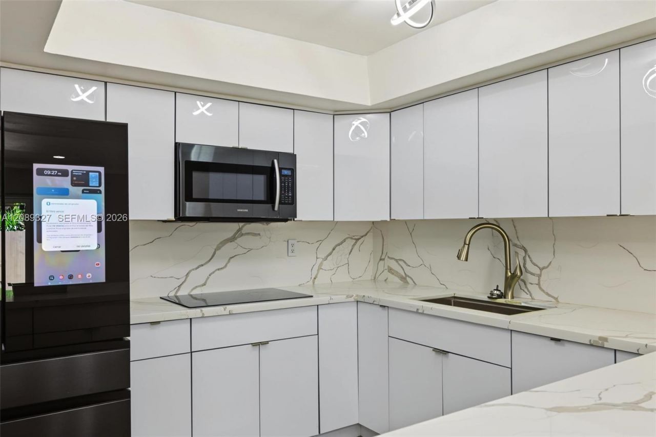 6905 W 2nd Way, Hialeah, FL 33014 Photo