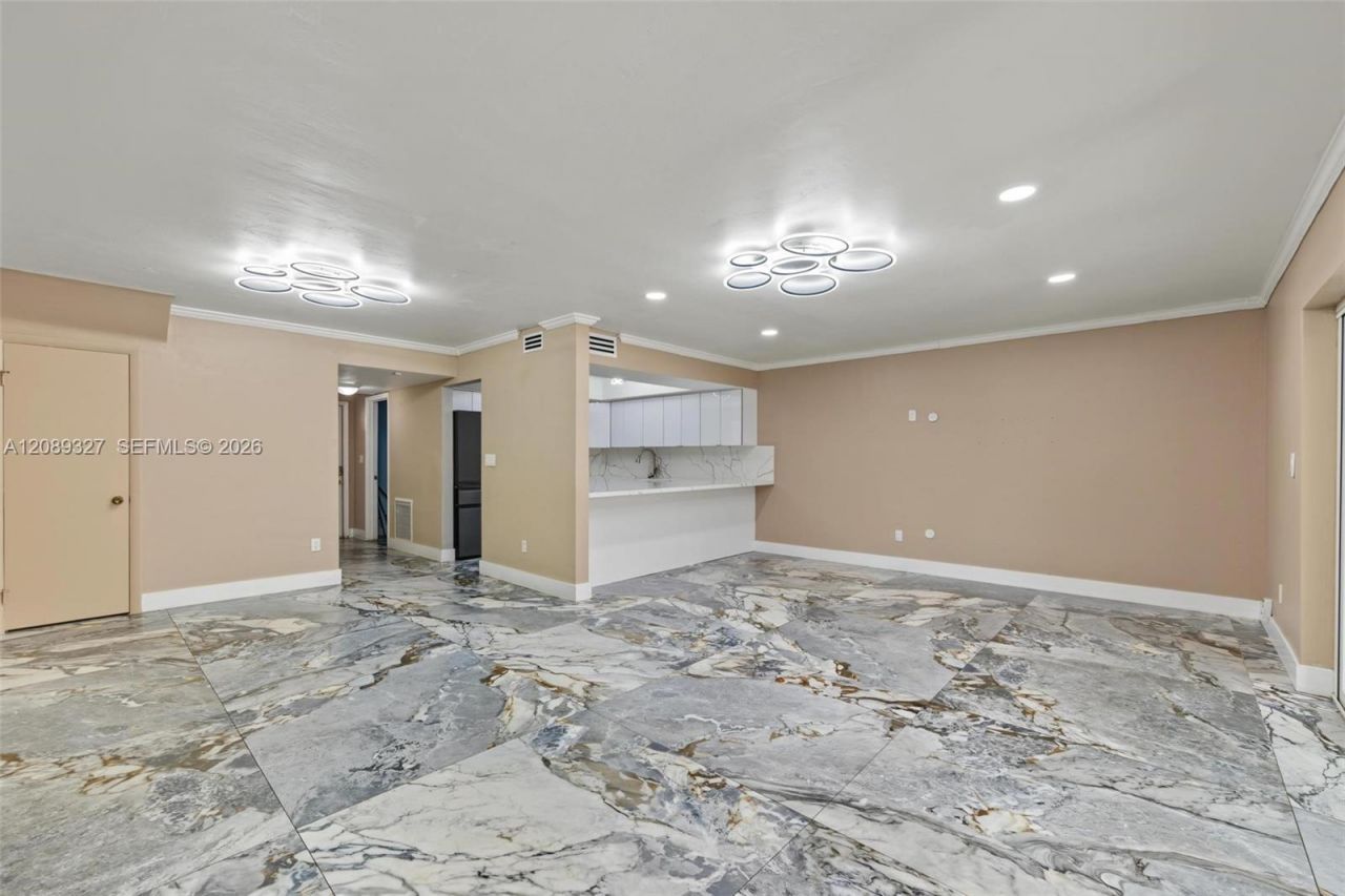 6905 W 2nd Way, Hialeah, FL 33014 Photo