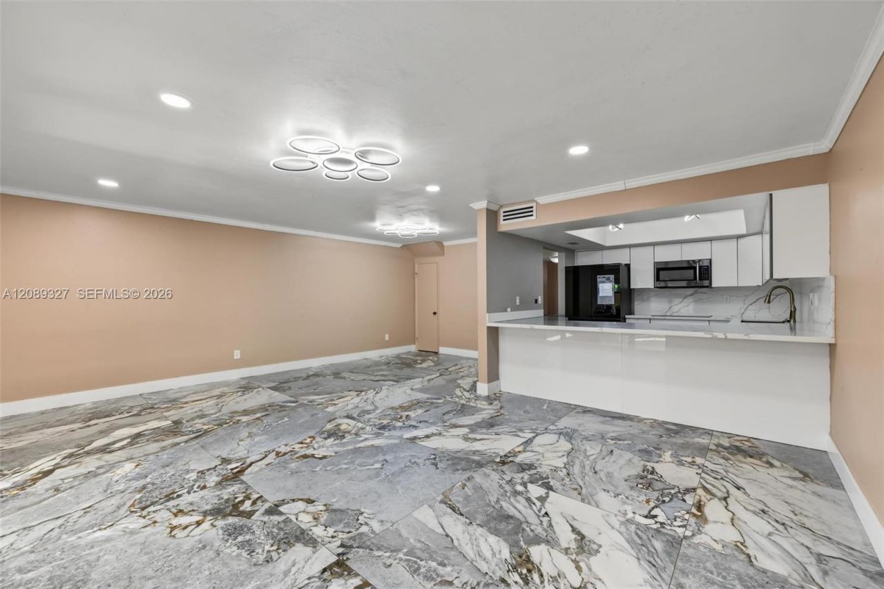 6905 W 2nd Way, Hialeah, FL 33014 Photo