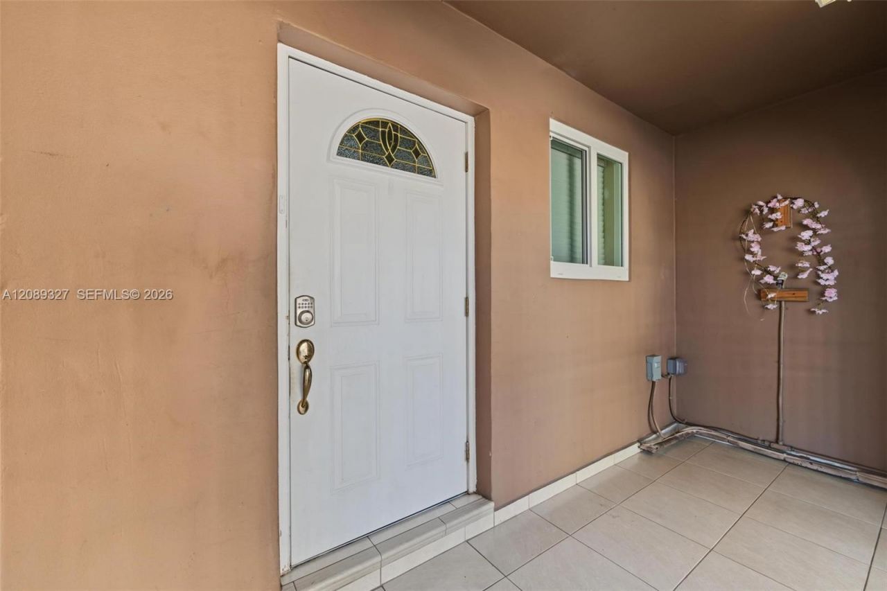 6905 W 2nd Way, Hialeah, FL 33014 Photo