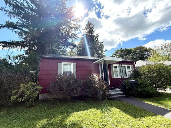 168 Weymouth Road , Syracuse, NY 13205