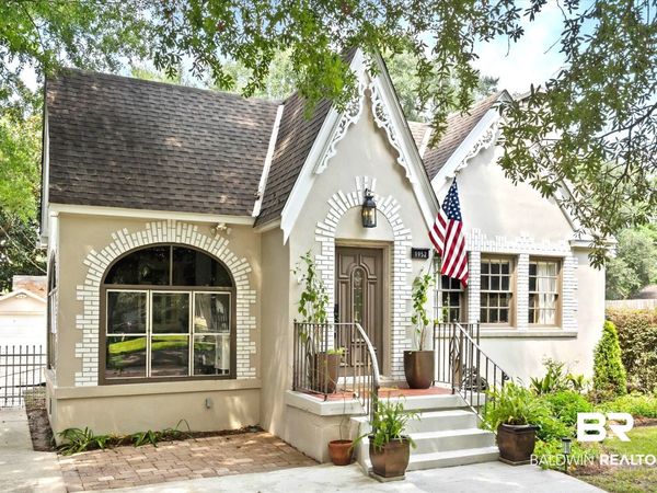 1952 Old Government Street, Mobile, AL 36606