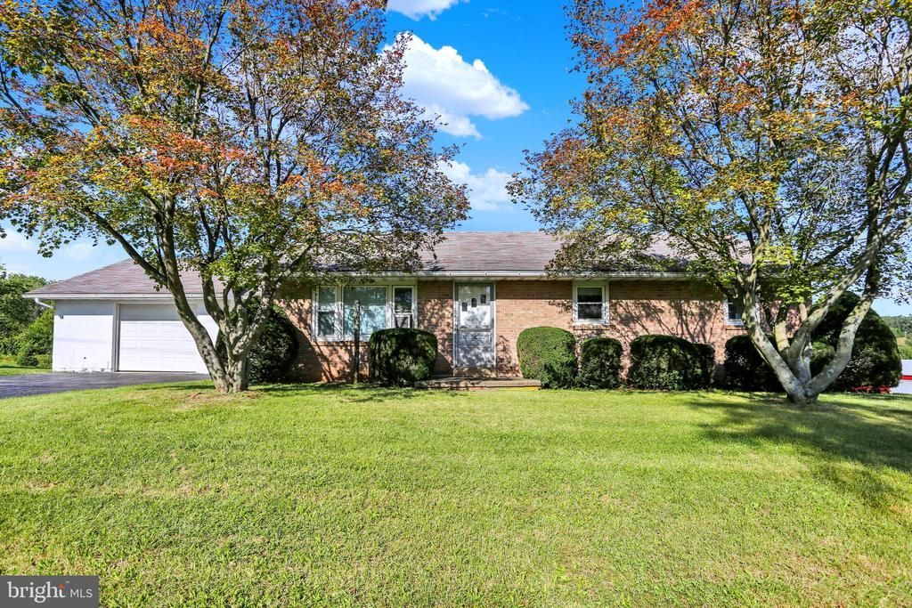 1365 CENTERPORT ROAD, MOHRSVILLE, PA 19541