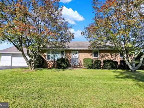 1365 CENTERPORT ROAD , MOHRSVILLE, PA 19541